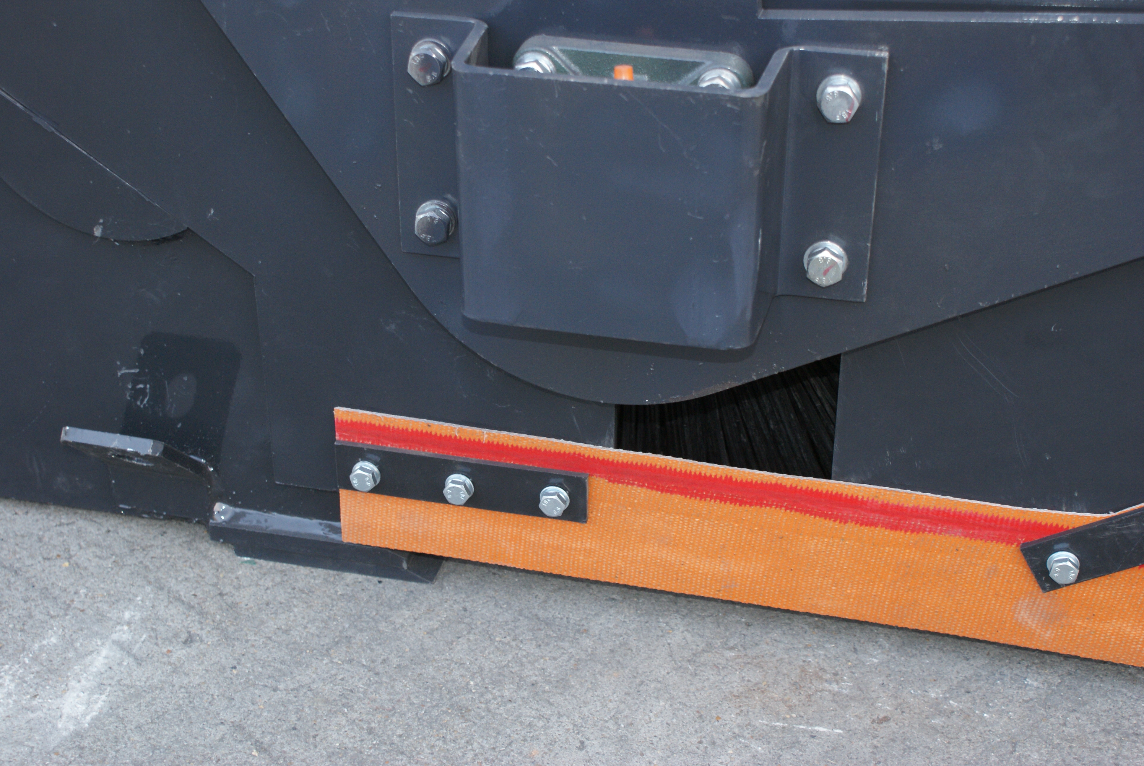 72" Skid Steer Pickup Box Broom Sweeper with 90 liter water tank