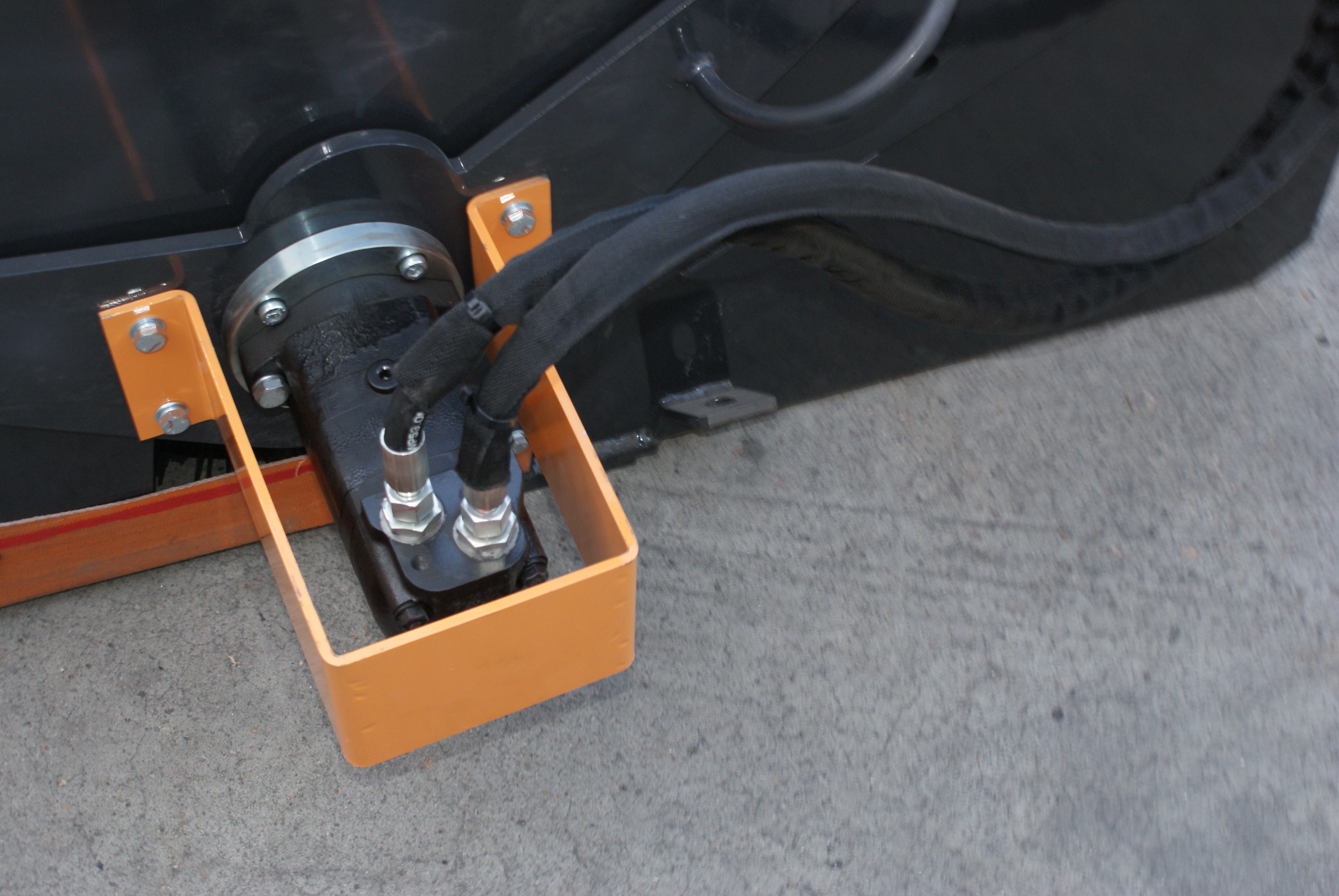 72" Skid Steer Pickup Box Broom Sweeper with 90 liter water tank