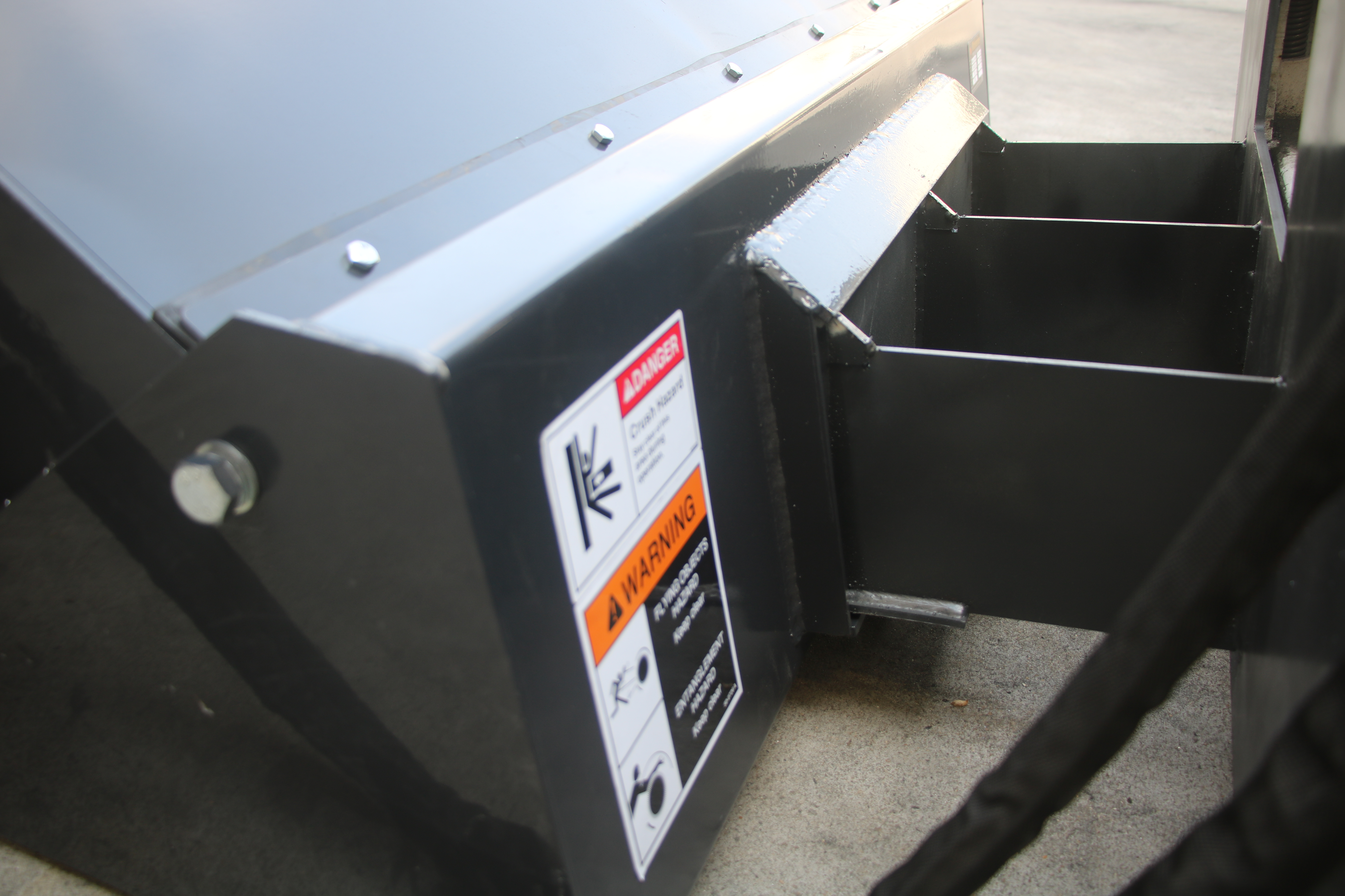 48" SKID STEER Mini Box Broom Sweeper 15-20 gpm Attachment Convoluted Brush